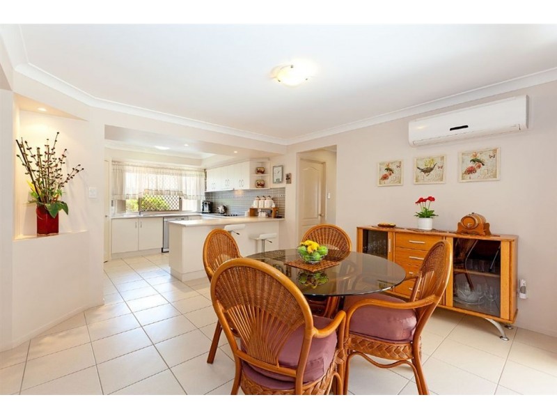 4 Jessielea Street, Wynnum West QLD 4178