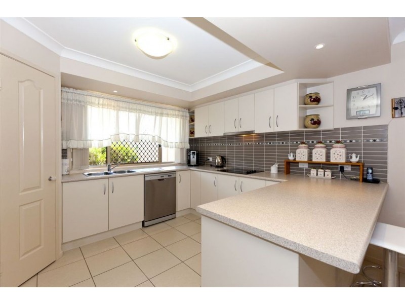 4 Jessielea Street, Wynnum West QLD 4178