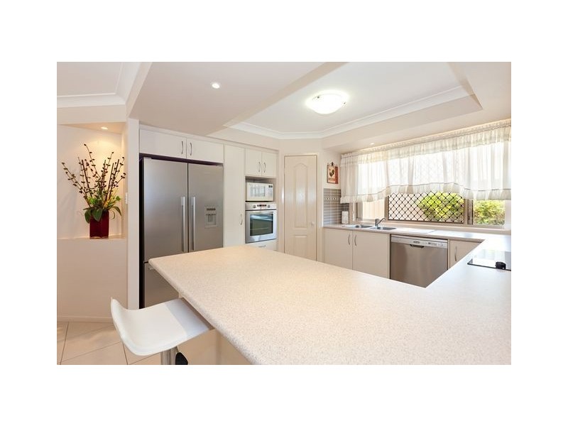 4 Jessielea Street, Wynnum West QLD 4178