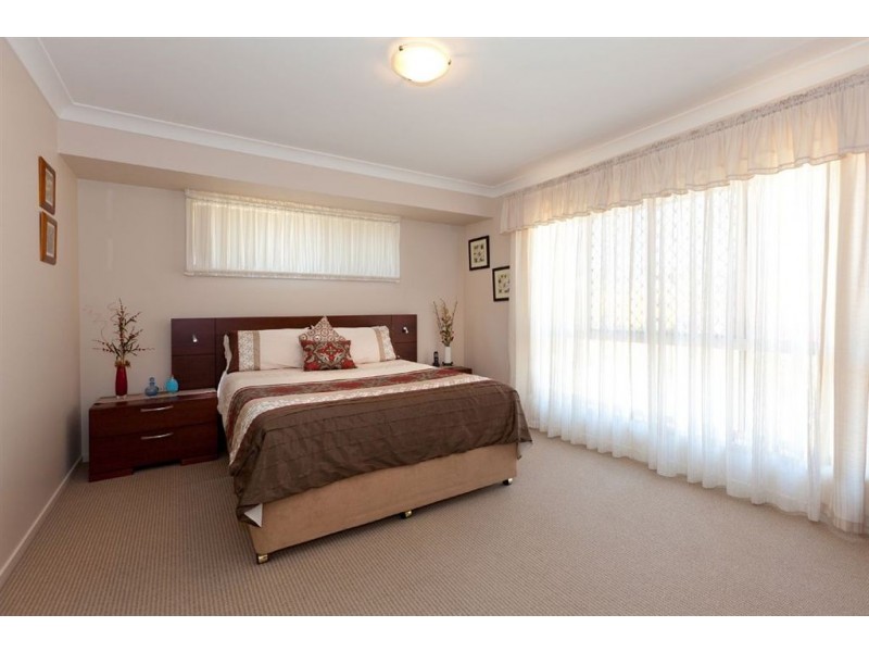 4 Jessielea Street, Wynnum West QLD 4178