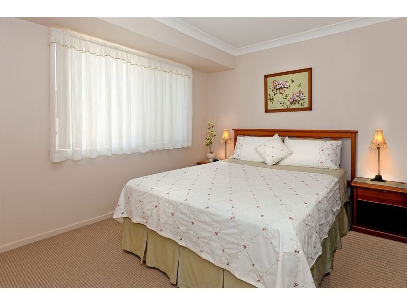 4 Jessielea Street, Wynnum West QLD 4178