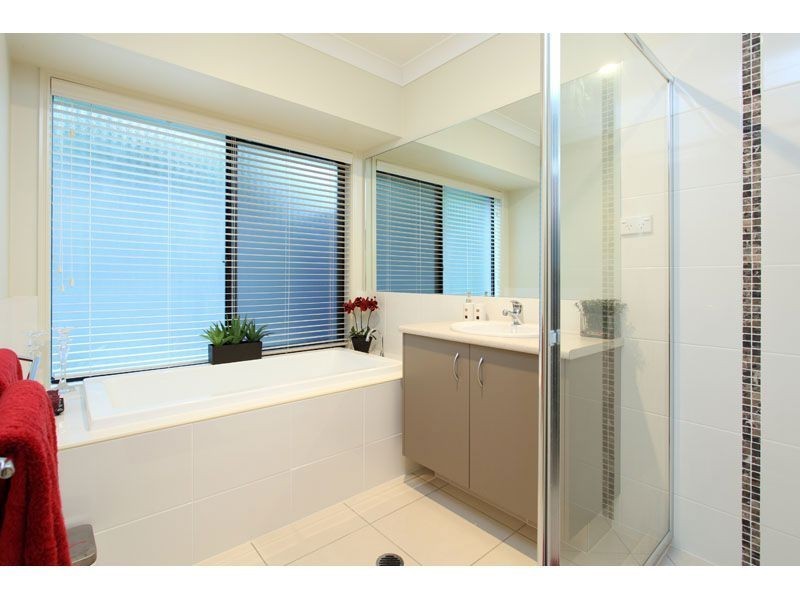 34 Sylvateere Crescent, Wakerley QLD 4154