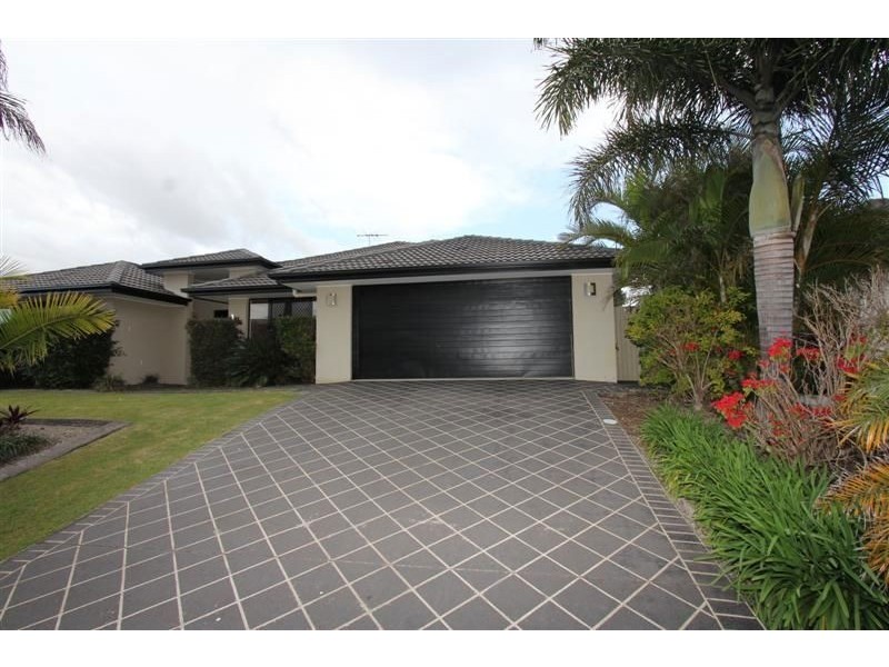 15 Charles Place, Manly West QLD 4179