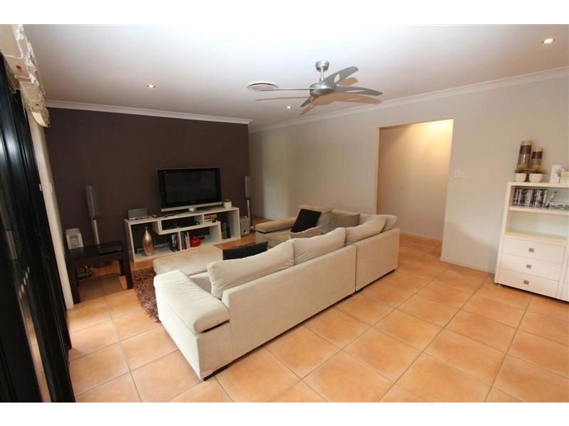 15 Charles Place, Manly West QLD 4179