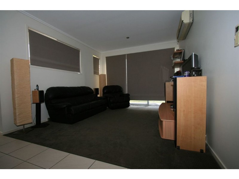 8 Habitat Drive, Wakerley QLD 4154