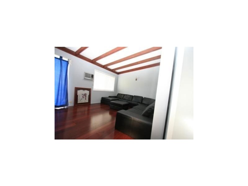 100 Whites Road, Manly West QLD 4179