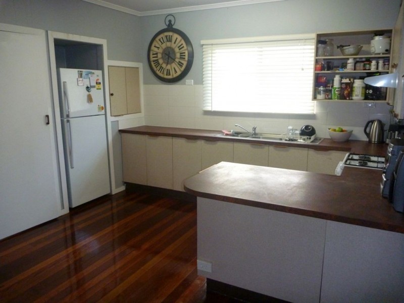 100 Whites Road, Manly West QLD 4179