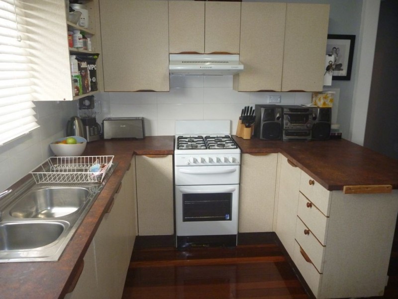 100 Whites Road, Manly West QLD 4179