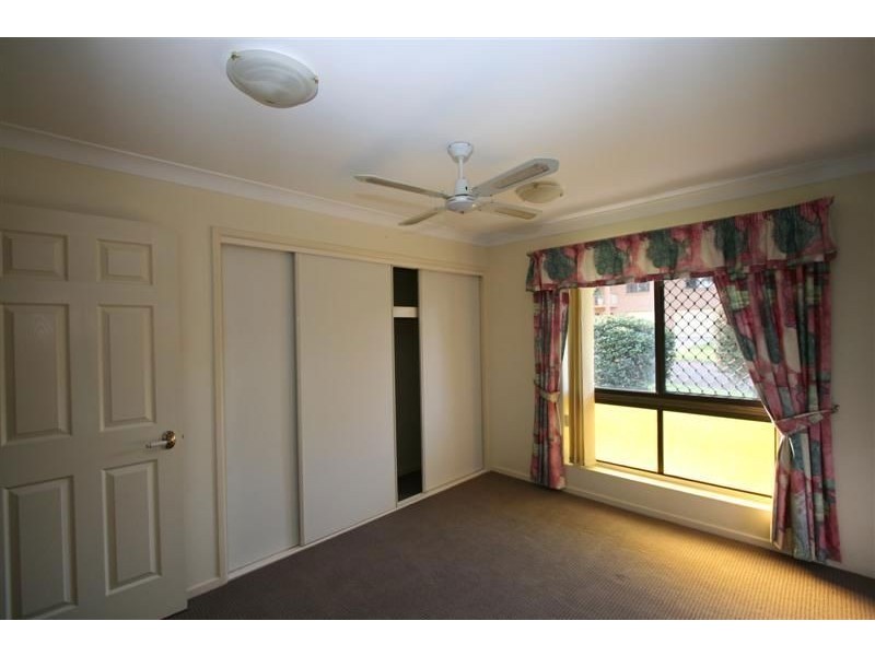 4 Catamaran Street, Manly West QLD 4179