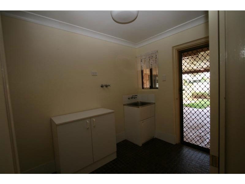 4 Catamaran Street, Manly West QLD 4179