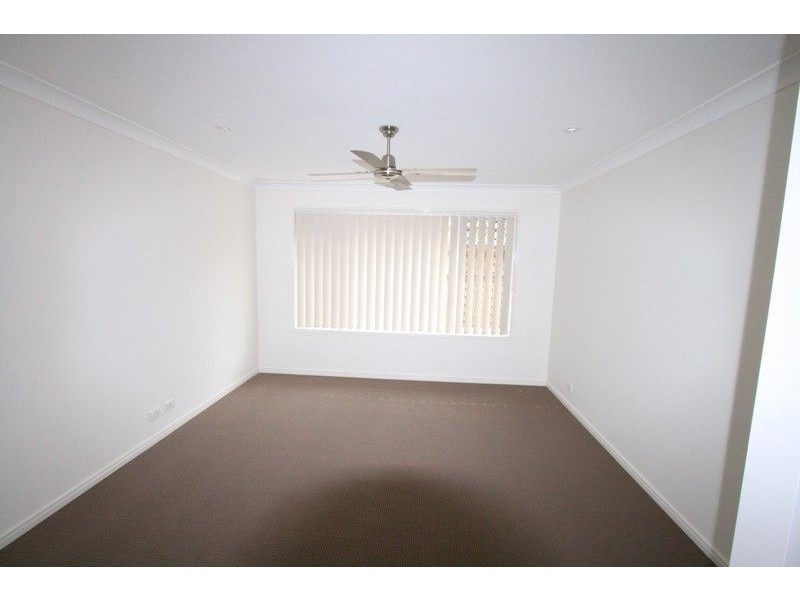 11 Bailey Street, Wakerley QLD 4154