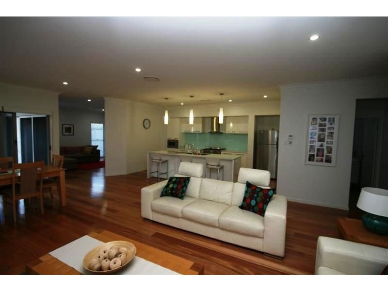 48 Feathertail Place, Wakerley QLD 4154