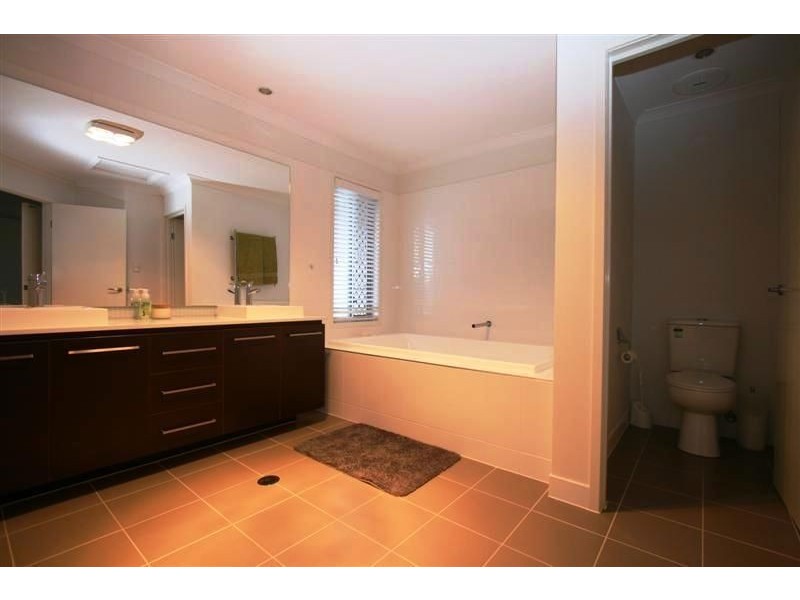 48 Feathertail Place, Wakerley QLD 4154