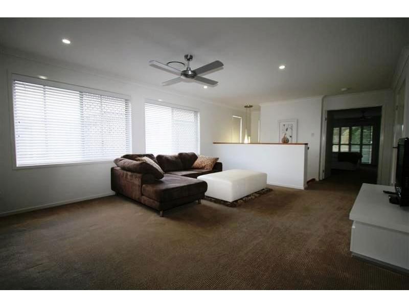 48 Feathertail Place, Wakerley QLD 4154