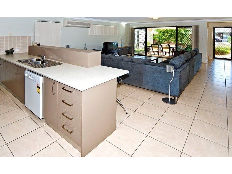 45 Lexey Crescent, Wakerley QLD 4154