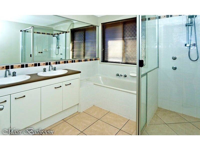 45 Lexey Crescent, Wakerley QLD 4154