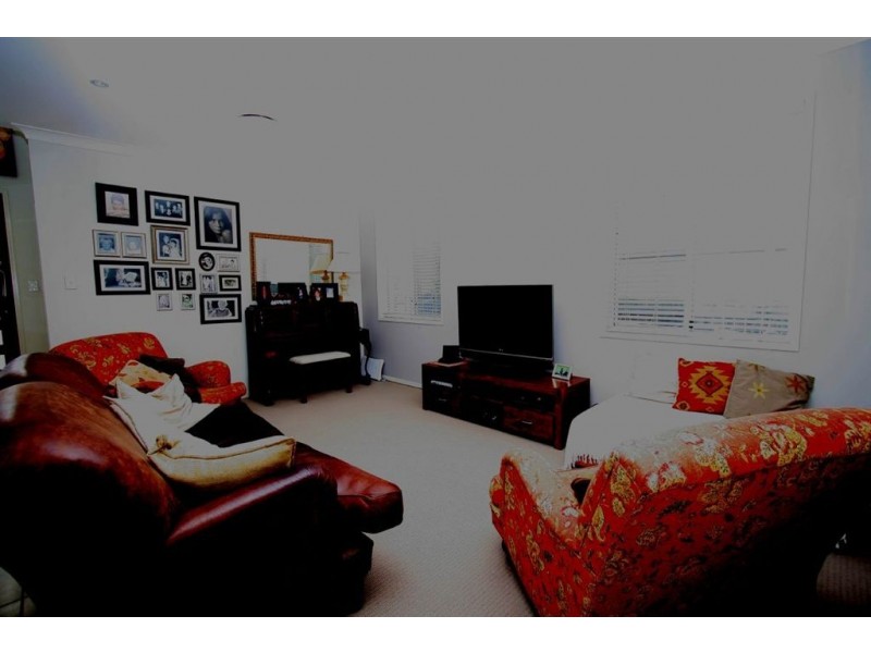15 Tall Trees Cct, Wakerley QLD 4154