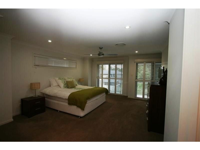 48 Feathertail, Wakerley QLD 4154