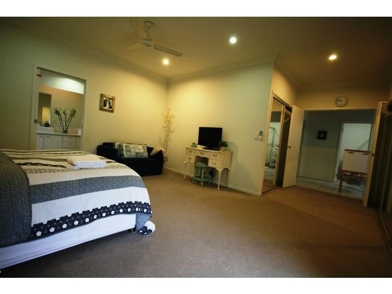 19 Margaret Crescent, Wakerley QLD 4154