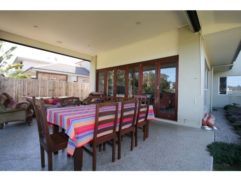 15 Tall Trees Cct, Wakerley QLD 4154