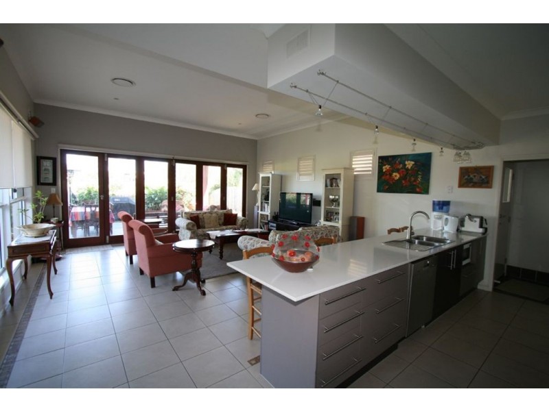 15 Tall Trees Cct, Wakerley QLD 4154