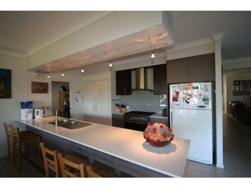 15 Tall Trees Cct, Wakerley QLD 4154