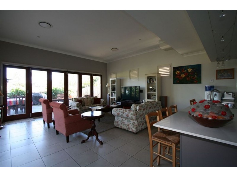 15 Tall Trees Cct, Wakerley QLD 4154