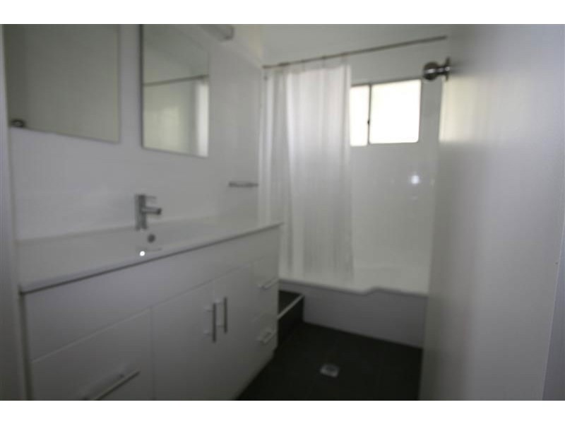 110 Oceana Terrace, Manly QLD 4179