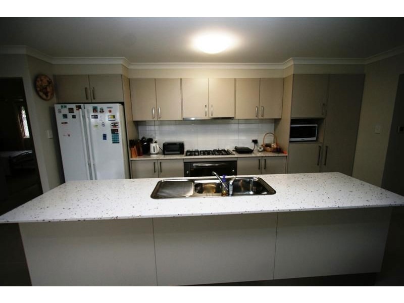 19 Parkgrove Street, Birkdale QLD 4159