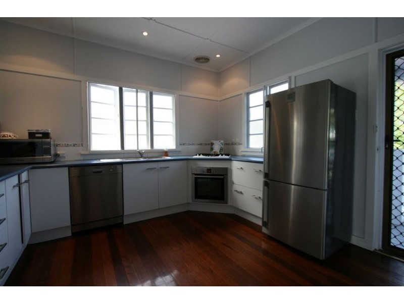 30 Mackenzie Street, Manly West QLD 4179