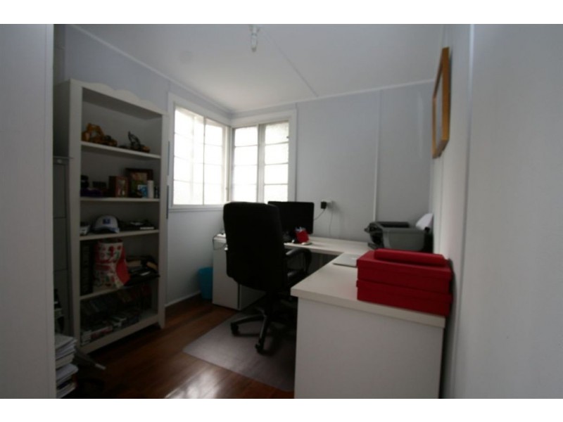 30 Mackenzie Street, Manly West QLD 4179