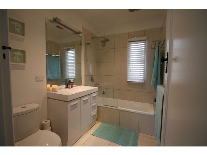 30 Mackenzie Street, Manly West QLD 4179