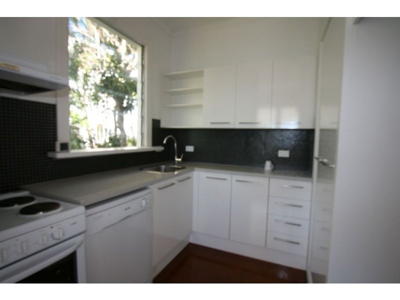 110 Oceana Tce, Manly QLD 4179