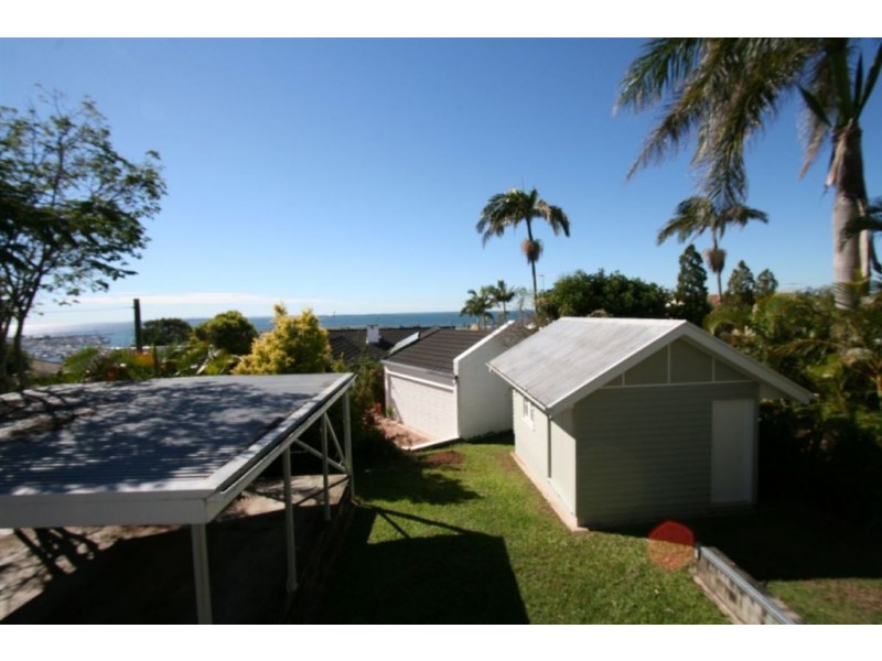 110 Oceana Tce, Manly QLD 4179