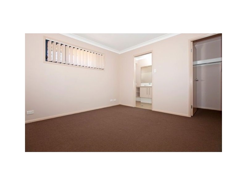 11 Rymera Crescent, Gumdale QLD 4154