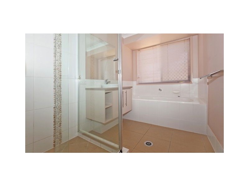 11 Rymera Crescent, Gumdale QLD 4154