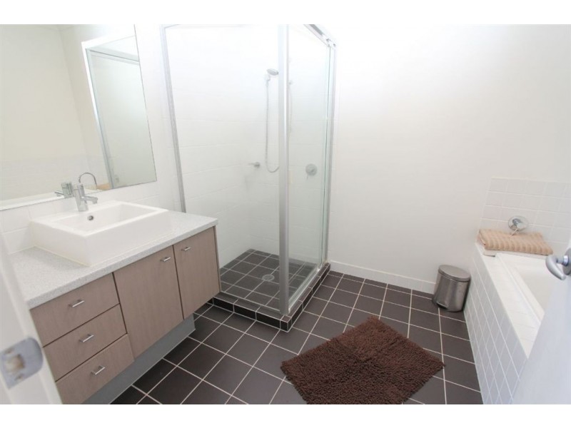 1 Margaret Crescent, Wakerley QLD 4154