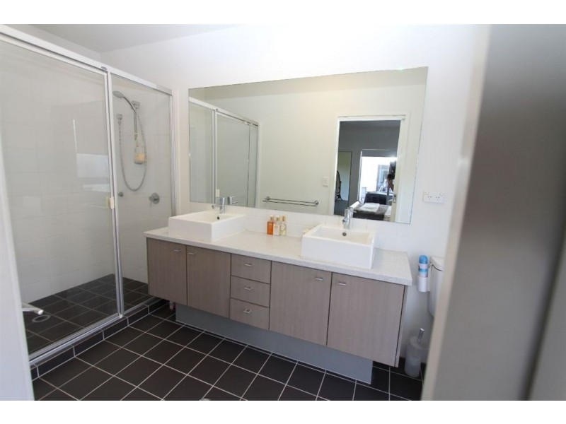 1 Margaret Crescent, Wakerley QLD 4154