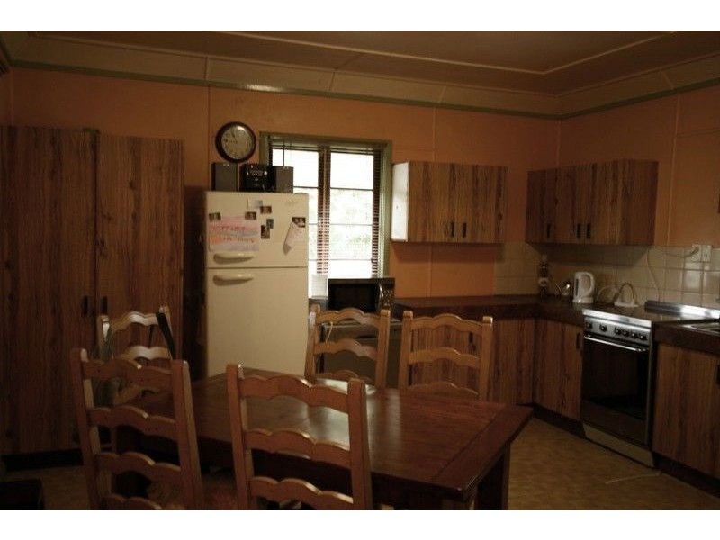 106 Hindes Street, Lota QLD 4179