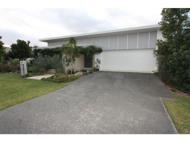1 Margaret Place, Wakerley QLD 4154