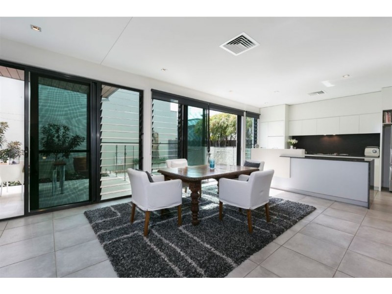 47 Shore Crescent, Bulimba QLD 4171