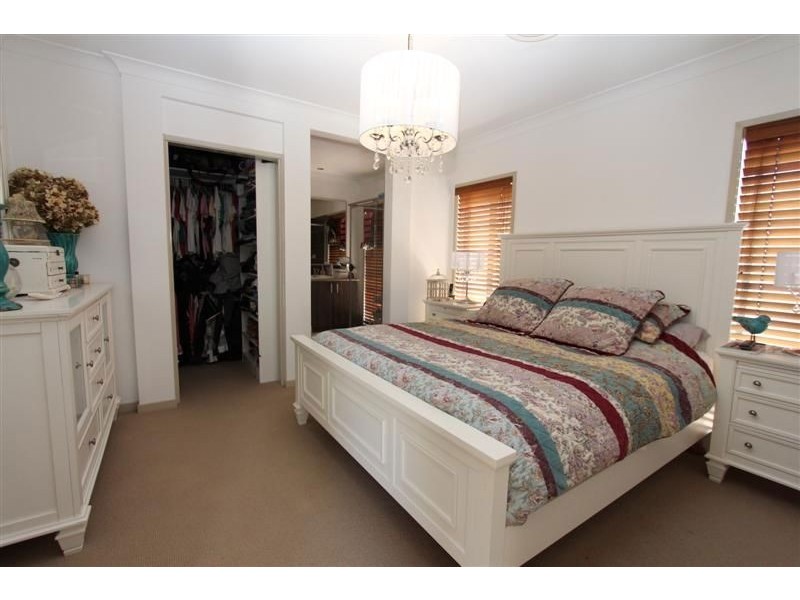 4 Paperbark Place, Wakerley QLD 4154