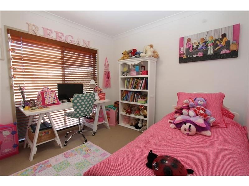 4 Paperbark Place, Wakerley QLD 4154