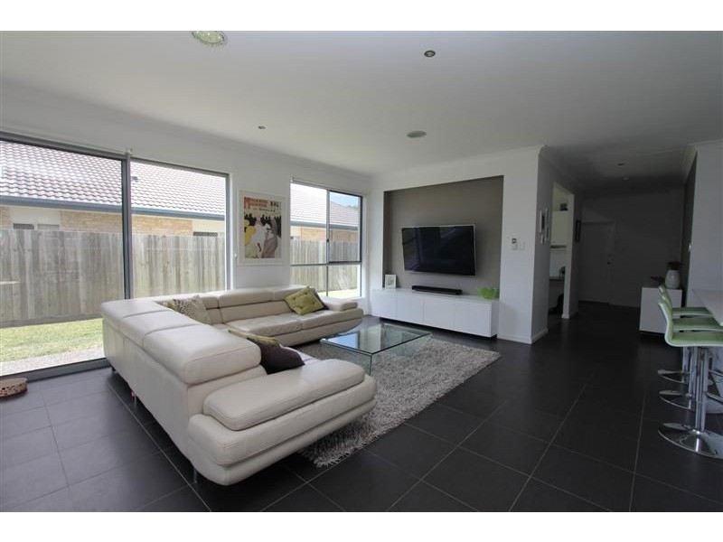 11 Sylvateere Crescent, Wakerley QLD 4154