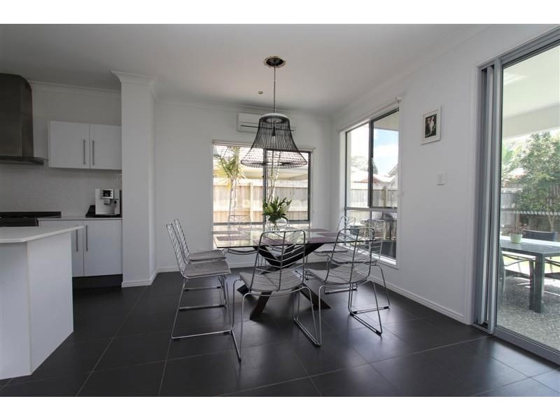 11 Sylvateere Crescent, Wakerley QLD 4154