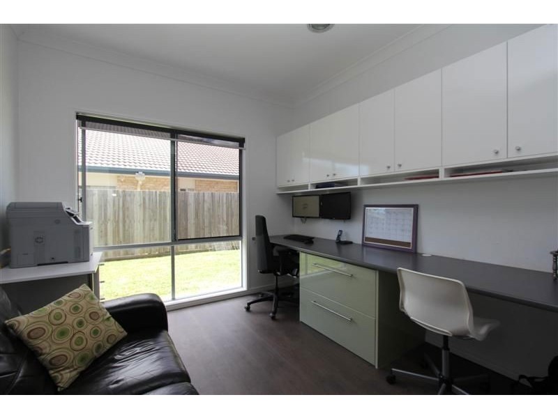 11 Sylvateere Crescent, Wakerley QLD 4154