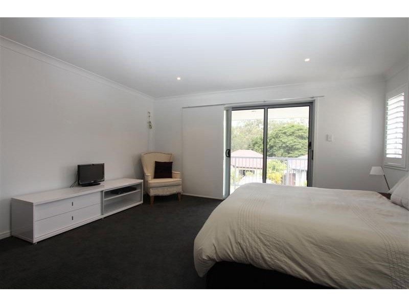 11 Sylvateere Crescent, Wakerley QLD 4154