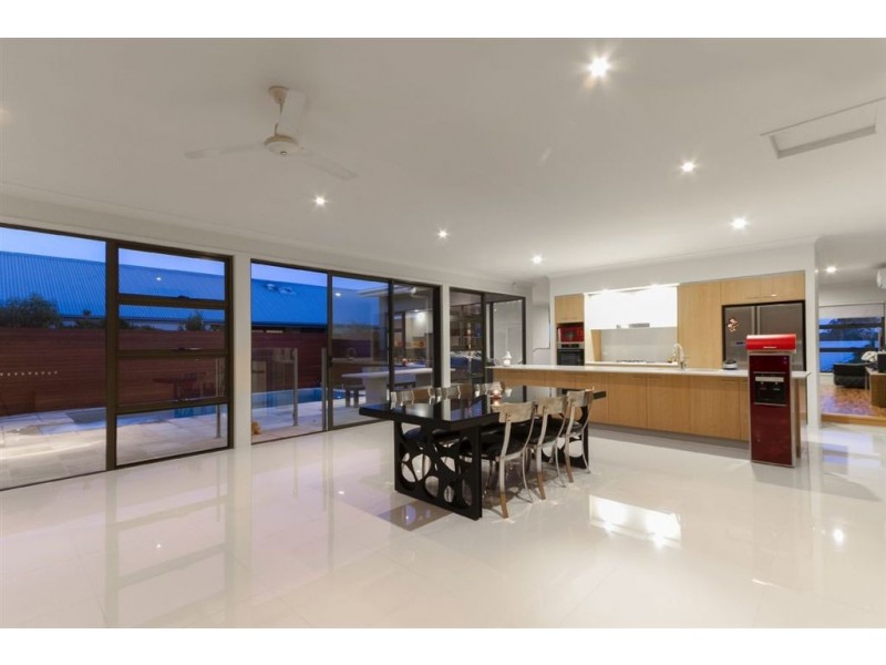 59 Mossvale Drive, Wakerley QLD 4154