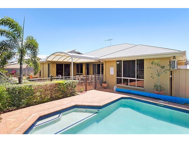 35 Hannah Circuit, Manly West QLD 4179