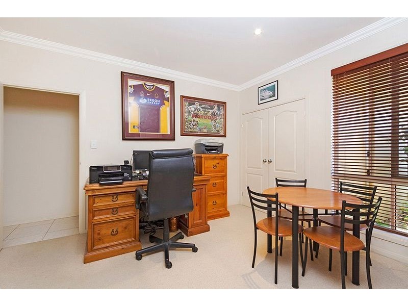 35 Hannah Circuit, Manly West QLD 4179